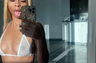 5’2 petite Guaranted To Keep Y... - Image 2