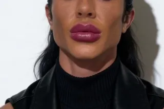 Female Bodybuilder Escort - 43 - Image 3